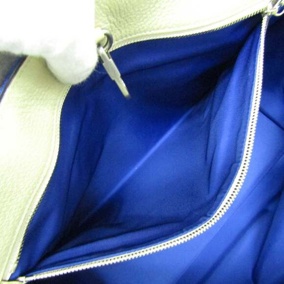 GUCCI Authentic White Leather Shoulder Bag - Picture 11 of 16